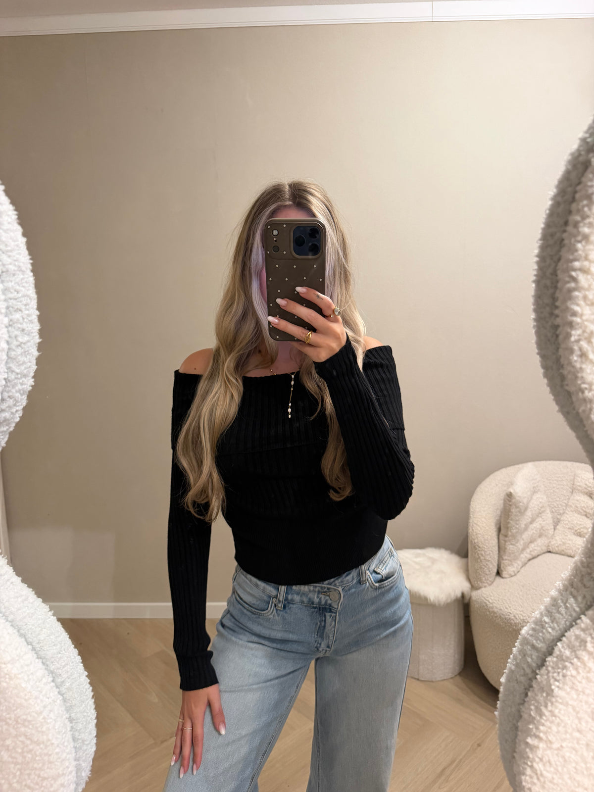 Maylin off shoulder top zwart