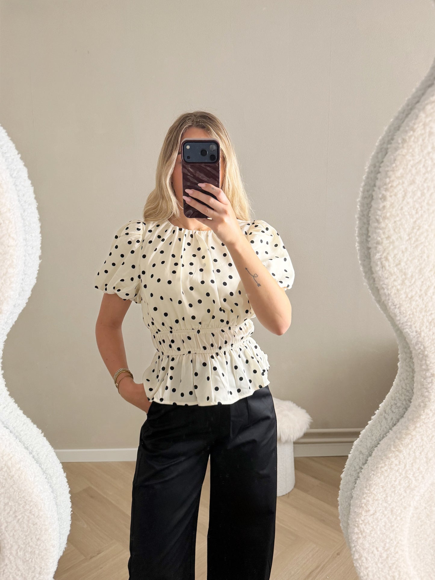 Polka dot top beige