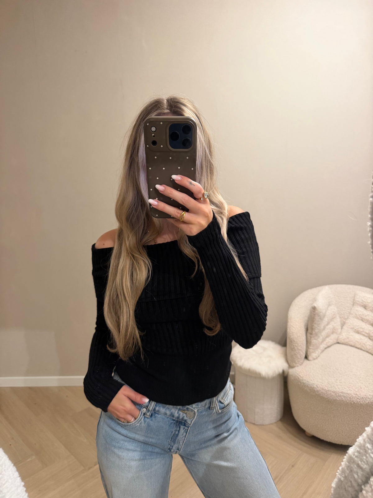Maylin off shoulder top zwart