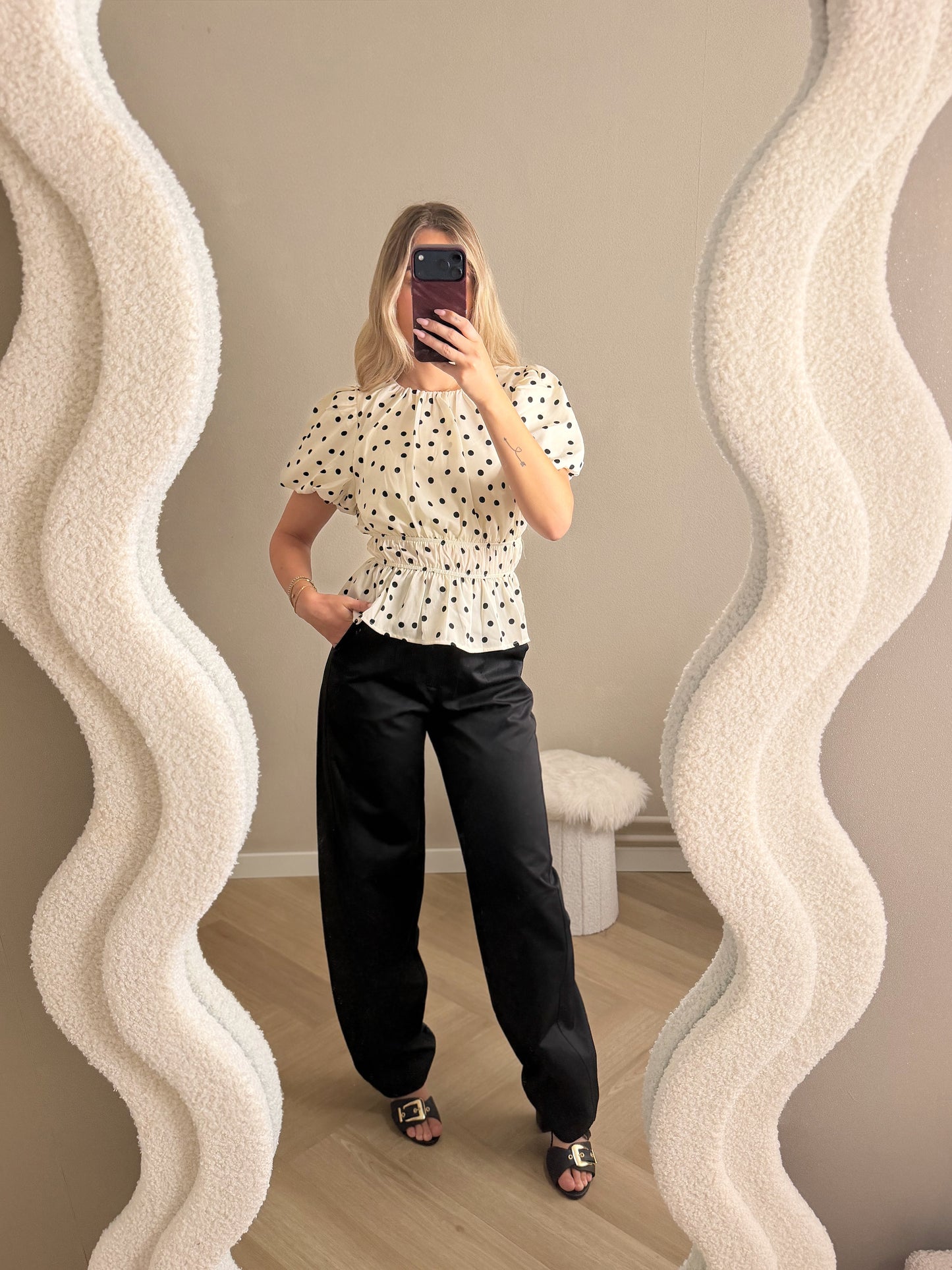 Polka dot top beige